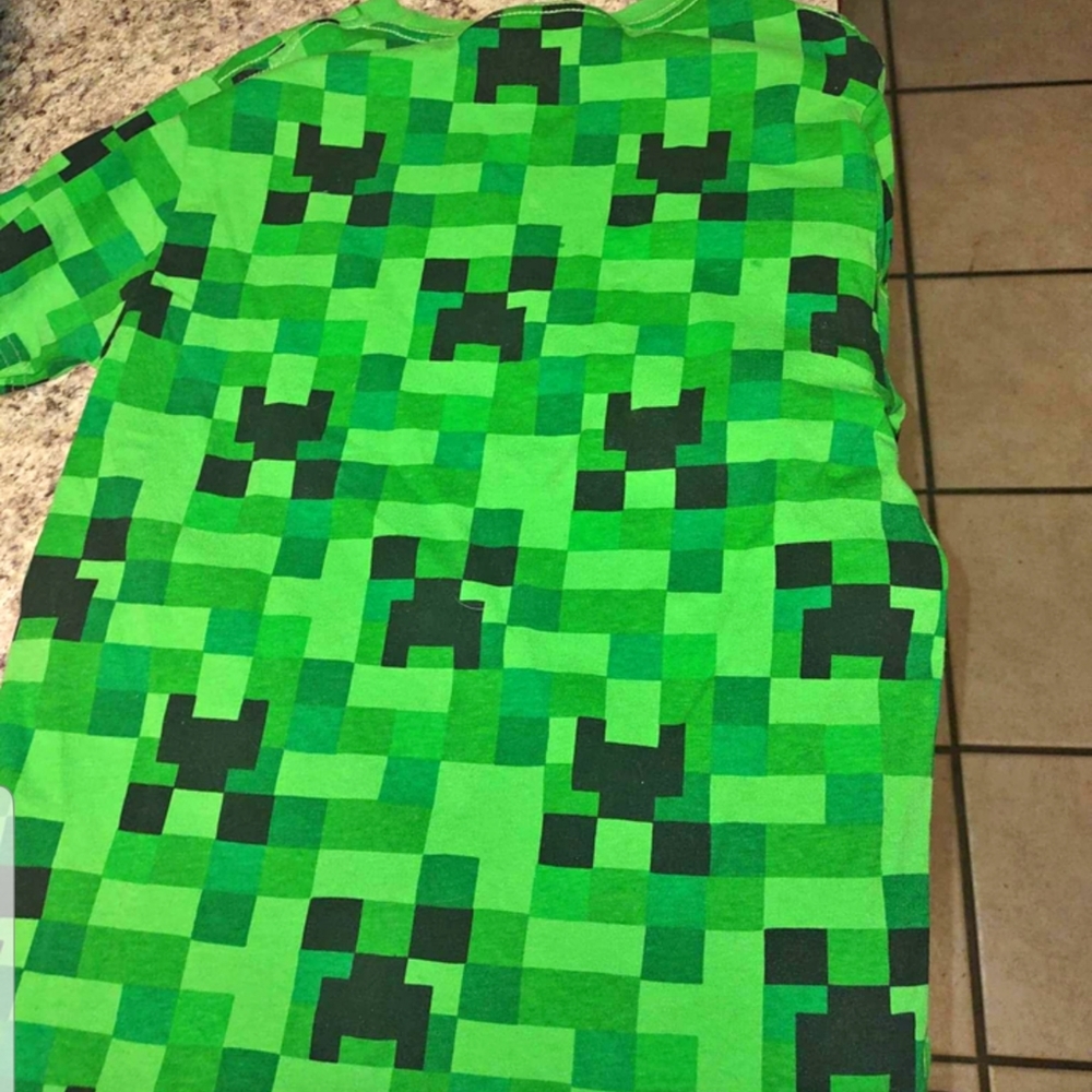Children's Medium Minecraft shirt